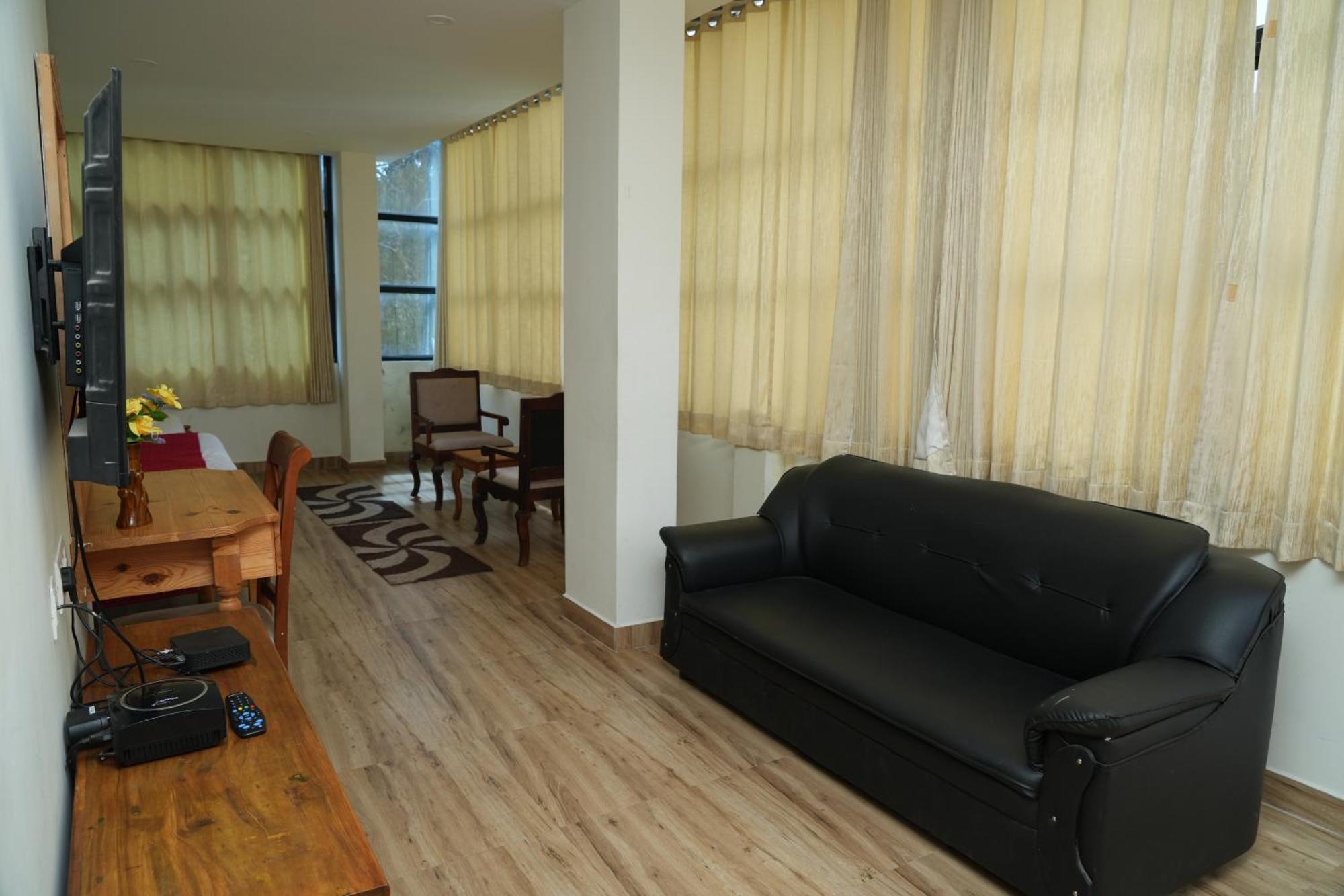 Vetrivel International By Brown Tree Resorts 科代卡纳尔 外观 照片