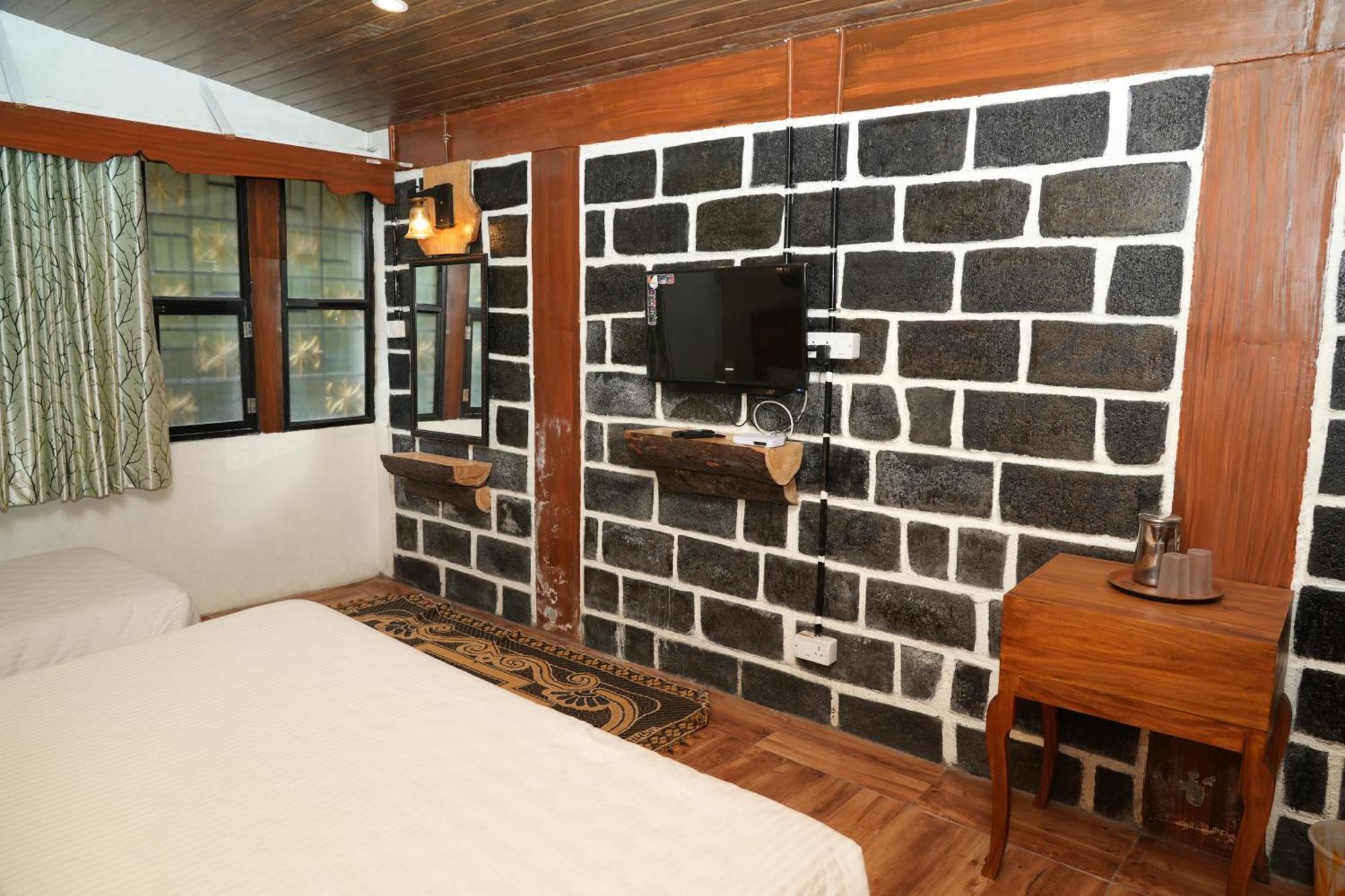 Vetrivel International By Brown Tree Resorts 科代卡纳尔 外观 照片